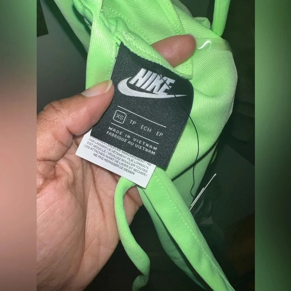 Nike Open Back Top - Picture 5 of 9
